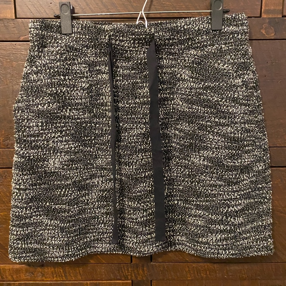Loft Skirt Black & White Medium Pockets